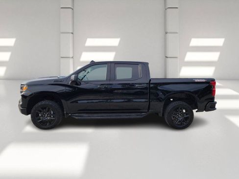 Used 2023 Chevrolet Silverado 1500 Custom Trail Boss w/ LPO, Dark Essentials Package image 4