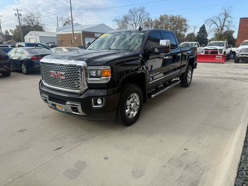 Used 2016 GMC Sierra 3500 Denali w/ Duramax Plus Package image 3