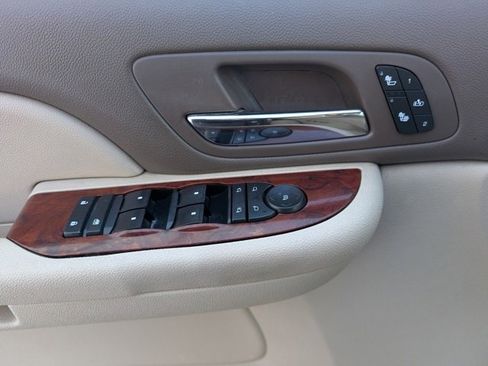 Used 2009 Chevrolet Silverado 1500 LTZ w/ Suspension Package, Off-Road image 8