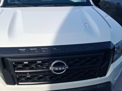 Used 2022 Nissan Frontier S RWD image 7