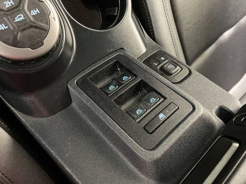 Used 2024 Ford Bronco Black Diamond AWD/4WD image 31