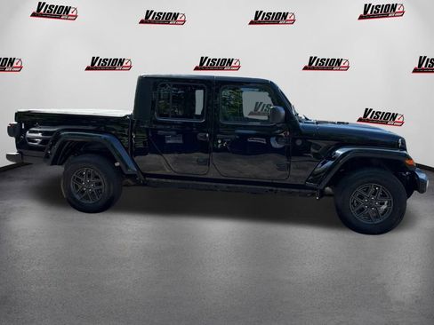 Used 2024 Jeep Gladiator Sport image 4