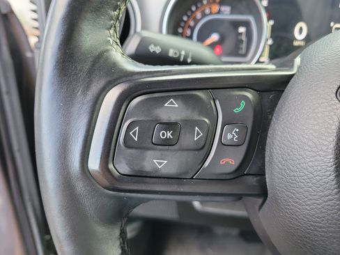 Used 2018 Jeep Wrangler Unlimited Sport S AWD/4WD image 25