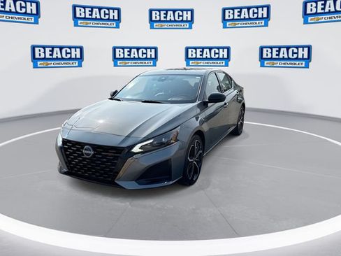 Used 2025 Nissan Altima 2.5 SR FWD image 4