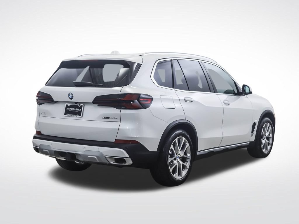 Used 2026 BMW X5 xDrive50e AWD/4WD image 5