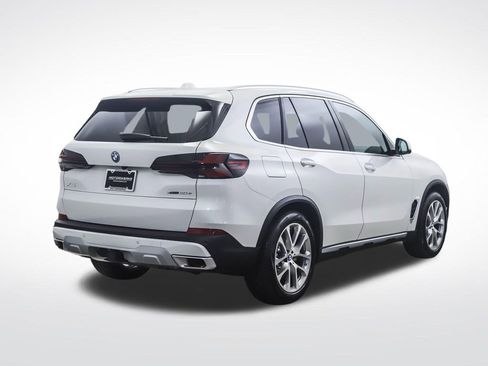 Used 2026 BMW X5 xDrive50e AWD/4WD image 5