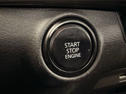 Used 2020 MAZDA MAZDA3 Hatchback FWD image 27
