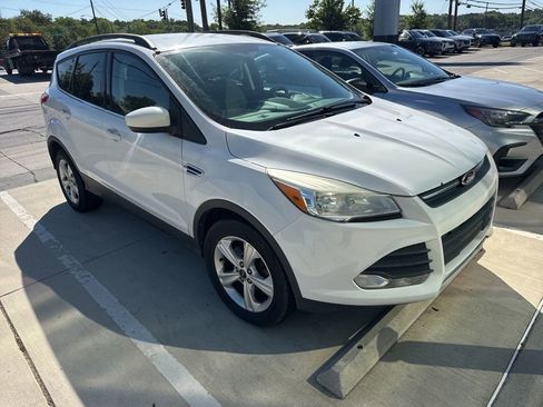 Used 2014 Ford Escape SE w/ Equipment Group 201A FWD image 1