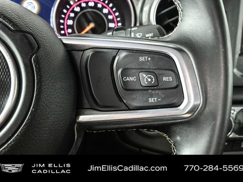 Used 2020 Jeep Wrangler Unlimited Sahara image 11