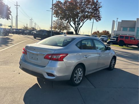 Used 2019 Nissan Sentra SV image 4