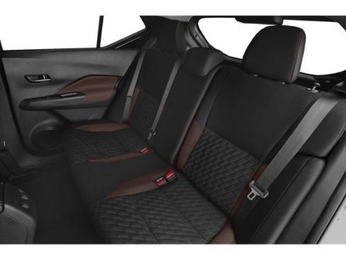 Used 2022 Nissan Kicks SR w/ Interior Electronics Package FWD image 27