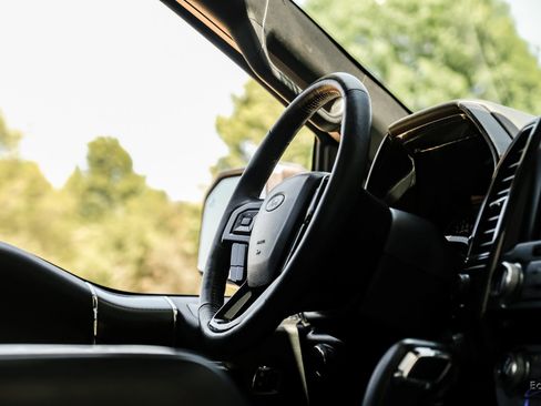 Used 2018 Ford F150 Lariat w/ Equipment Group 502A Luxury image 55