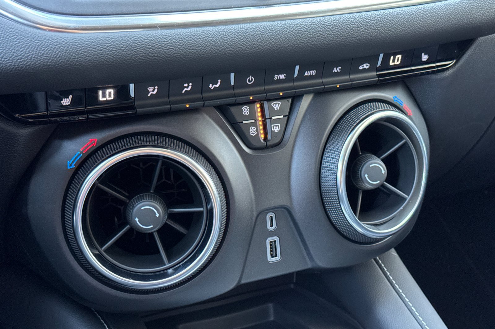 New 2026 Chevrolet Blazer LT w/ Convenience Package FWD image 19