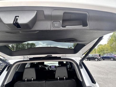 Used 2023 GMC Acadia SLT image 15