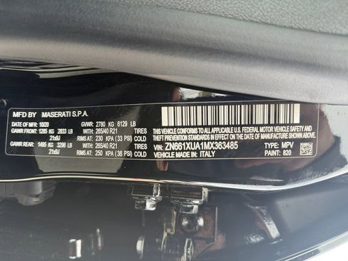 Used 2021 Maserati Levante image 38