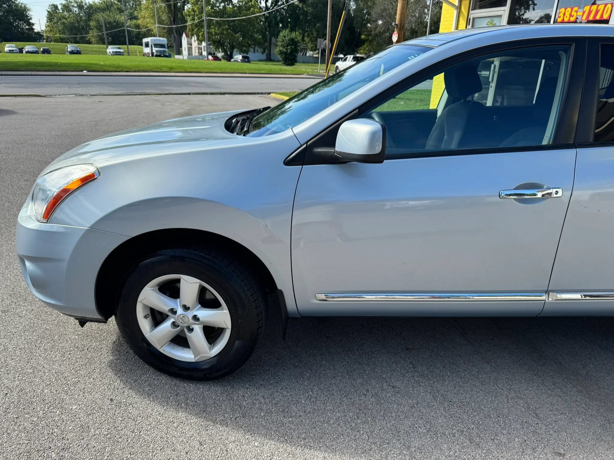 Used 2013 Nissan Rogue S w/ Special Edition Pkg AWD/4WD image 4