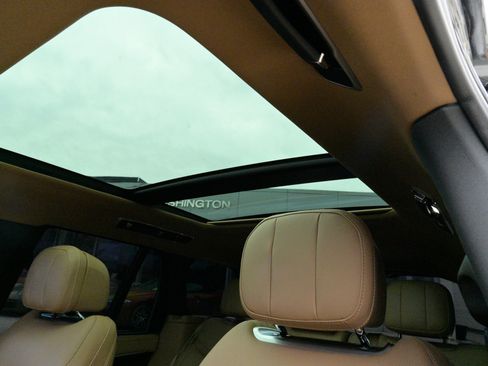 Used 2023 Land Rover Range Rover SE image 35