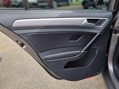 Used 2016 Volkswagen e-Golf SEL Premium FWD image 19