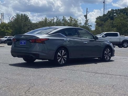 Used 2019 Nissan Altima 2.5 SV FWD image 3