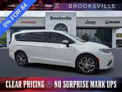New 2026 Chrysler Pacifica Pinnacle w/ Trailer Tow Group