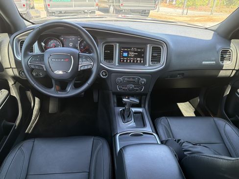 Used 2019 Dodge Charger SXT RWD image 27