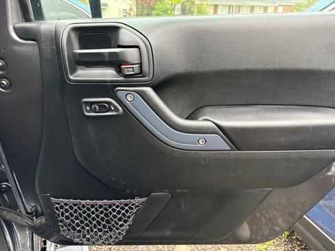 Used 2018 Jeep Wrangler Unlimited Sport S AWD/4WD image 23
