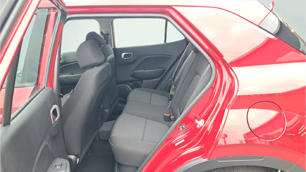 Used 2026 Hyundai Venue SE FWD image 24