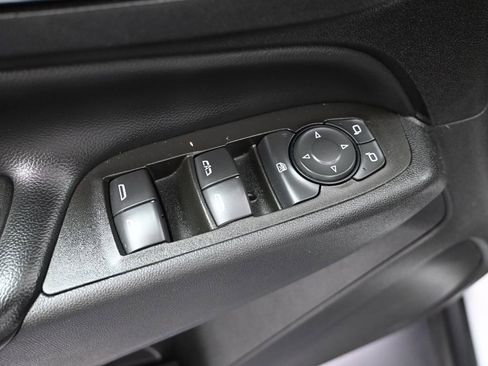 Used 2022 Chevrolet Equinox LT w/ LPO, Blackout Package FWD image 11