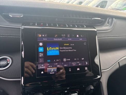 New 2025 Jeep Grand Cherokee Altitude w/ Trailer Tow Package image 29