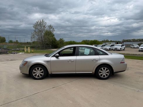 Used 2008 Ford Taurus SEL FWD image 2