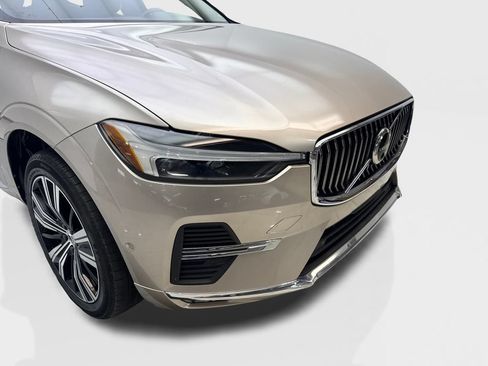 Used 2023 Volvo XC60 B5 Plus FWD image 17