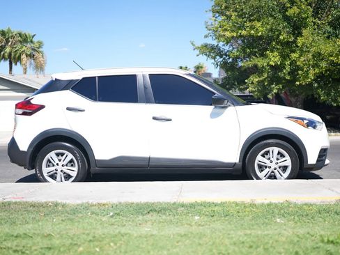 Used 2020 Nissan Kicks S FWD image 14
