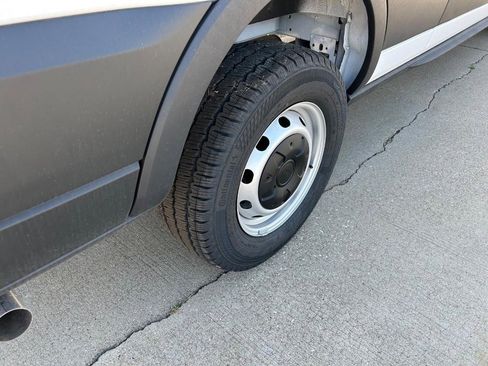 New 2025 Ford Transit 250 148 Medium Roof image 36