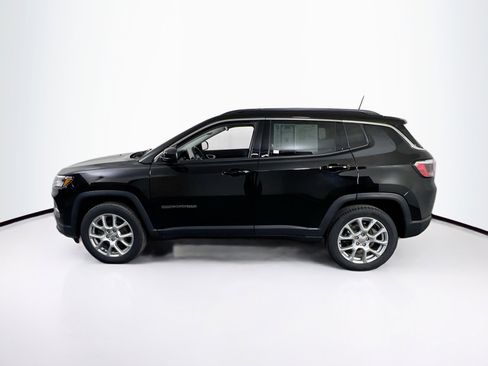 Used 2022 Jeep Compass Latitude w/ Sun and Sound Group image 8