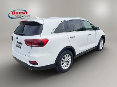 Used 2019 Kia Sorento FWD w/ LX Convenience Package image 3