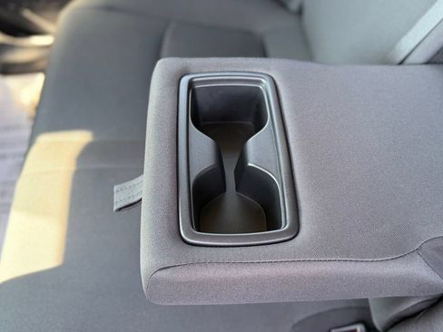 Used 2021 Toyota RAV4 LE w/ Carpet Mat Package (TMS) AWD/4WD image 7