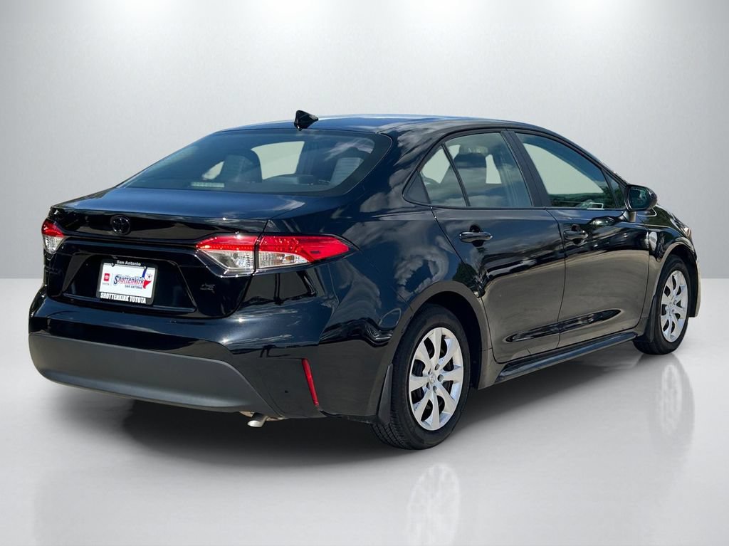 Certified 2025 Toyota Corolla LE FWD image 5