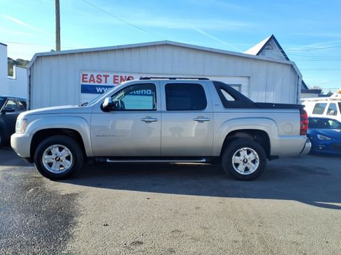 Used 2007 Chevrolet Avalanche LT w/ LT Preferred Equipment Group image 2