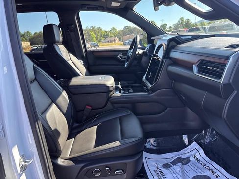 Used 2026 GMC Yukon XL Denali w/ Sun & Power Step Package AWD/4WD image 13