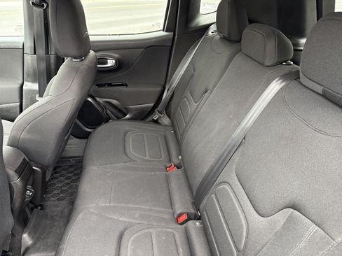 Used 2020 Jeep Renegade Latitude w/ Cold Weather Group AWD/4WD image 13