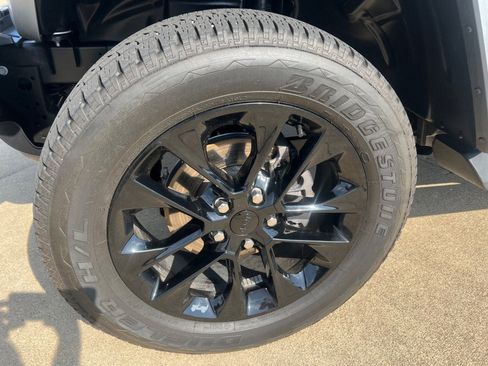 Used 2023 Jeep Wrangler Altitude image 9