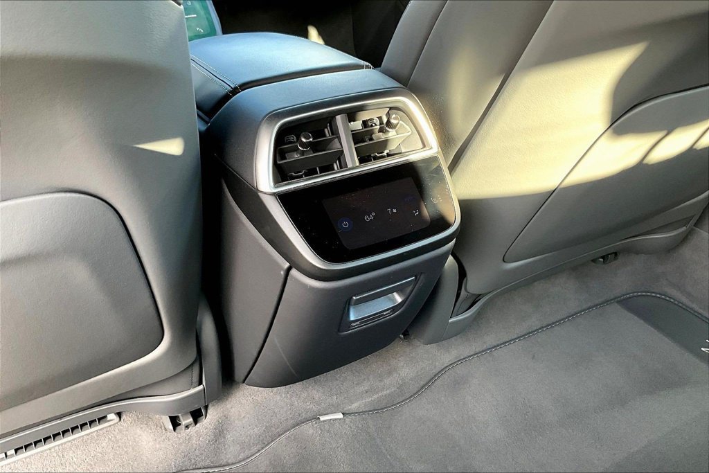 Used 2024 Lucid Air Pure RWD image 12