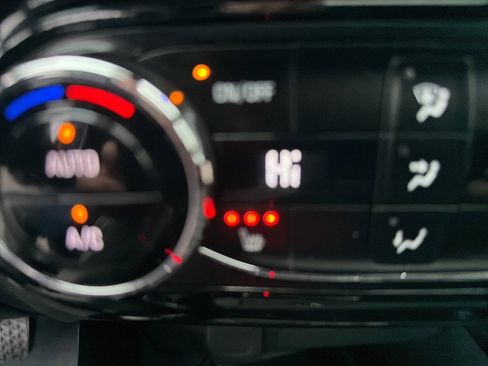 Used 2024 Chevrolet Trax RS w/ Sunroof Package image 18