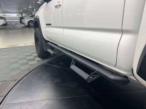 Used 2021 Toyota Tacoma TRD Off-Road image 6