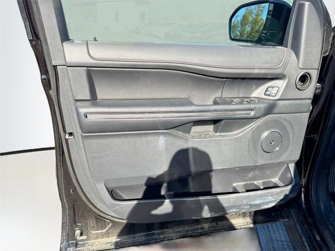 Used 2023 Ford Expedition Limited image 15