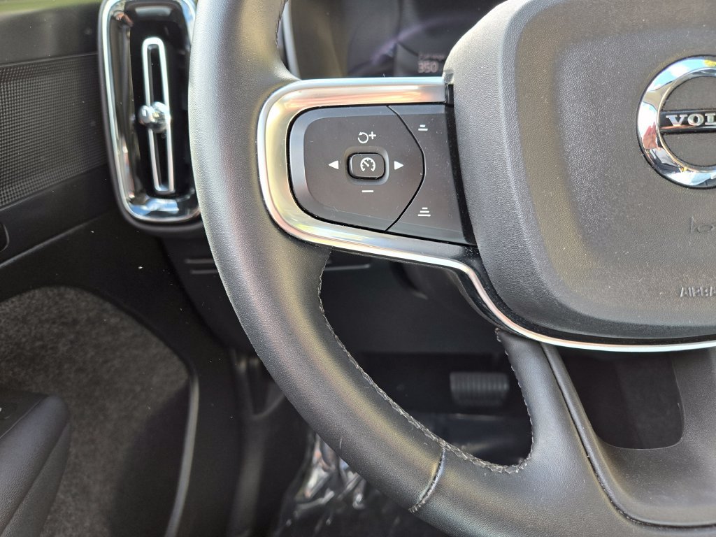 Used 2024 Volvo XC40 B5 Plus w/ Protection Package Premier AWD/4WD image 14