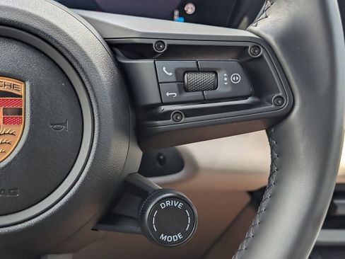 Certified 2025 Porsche Macan Electric RWD image 26