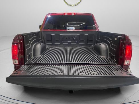 Used 2018 RAM 1500 Express AWD/4WD image 11