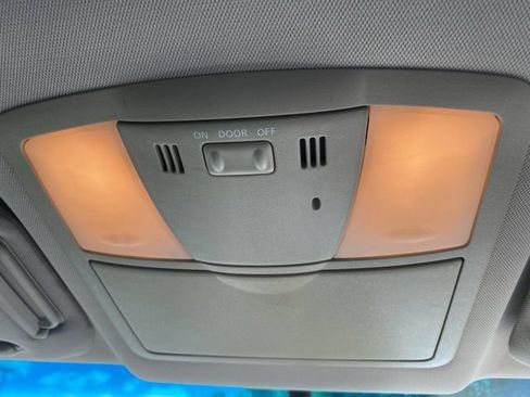 Used 2011 Nissan Murano S AWD/4WD image 30