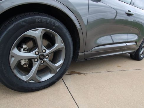 Used 2023 Ford Escape ST-Line image 10